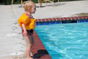 Dear Mom at the Pool | Kansas City Moms Blog