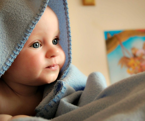 Speaking Physically to Newborns: 3 Tips for Understanding Newborn Behavior