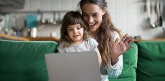 pic of mom and child using a computer