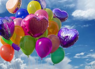 pic of birthday balloons in the sky