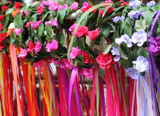 flower crowns at renaissance festival